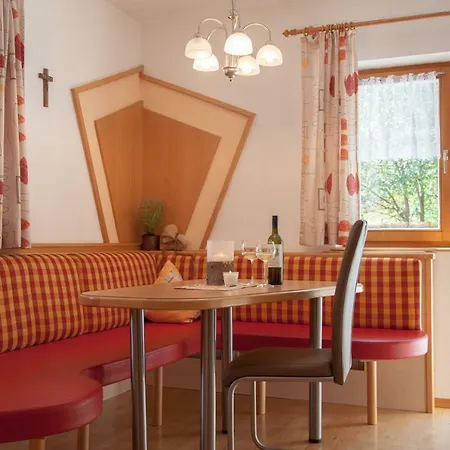 Haus Wulfenia * ניוסטיפט אים סטובאיטל