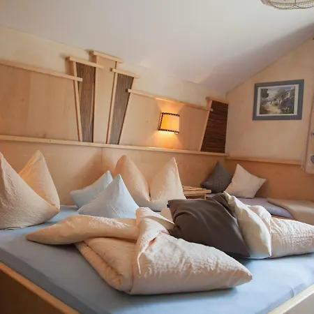 Apartment Haus Wulfenia