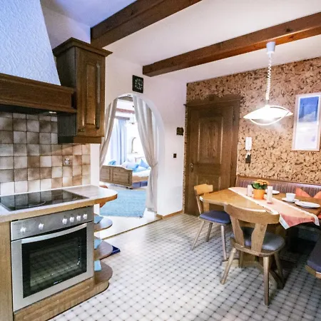 アパート Haus Wulfenia