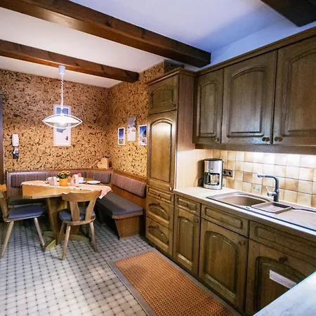 Haus Wulfenia アパート