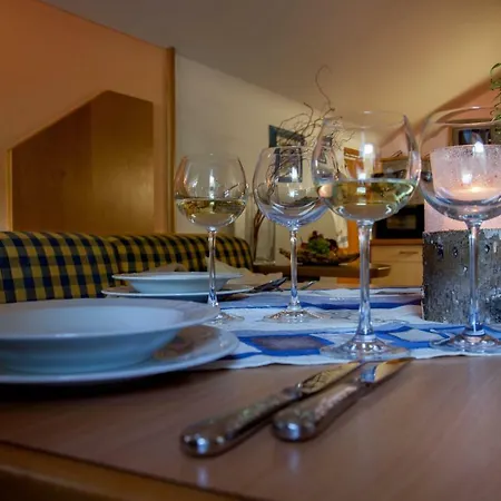 Haus Wulfenia * ノイシュティフト・イム・シュトゥーバイタール